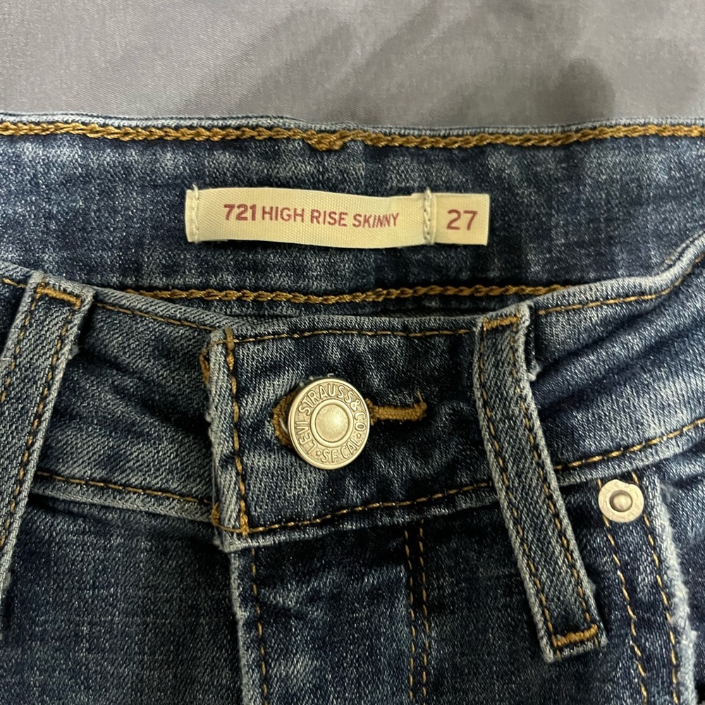 Levi's Dark Blue High Rise Skinny Jeans
